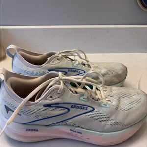 Brooks Women's White and Blue Athletic Shoes
